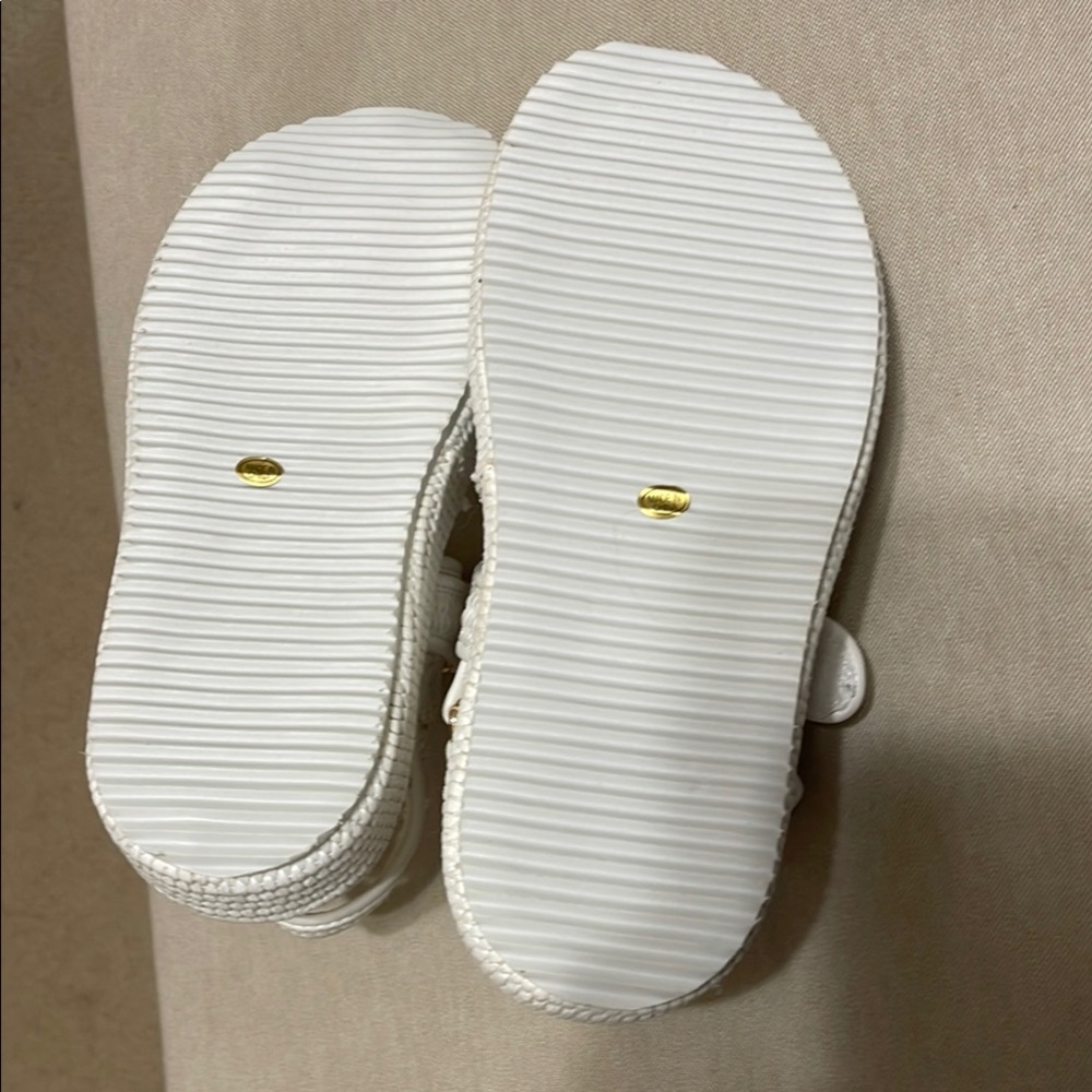 Chic White Platform Sandals with Gold Accents - Picture 5 of 5